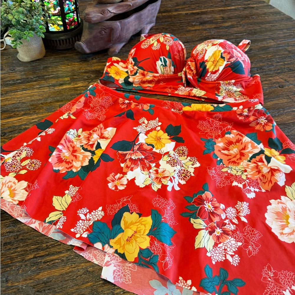Torrid 2 Floral Tropical Hawaiian Red Two-Piece Swimsuit Set Gorgeous - Picture 2 of 16